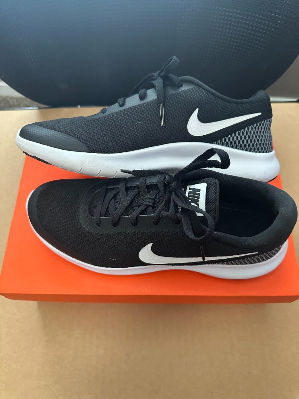 Gently Used Nike Women’s Flex Experience 7 – Wide – Size 10